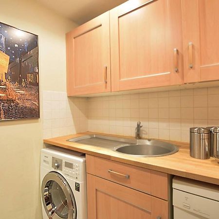 Joivy Classic Apt With Castle Views In Old Town Эдинбург Экстерьер фото
