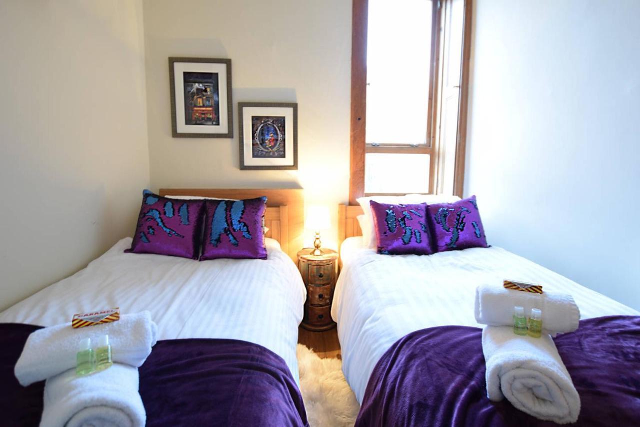 Joivy Classic Apt With Castle Views In Old Town Эдинбург Экстерьер фото